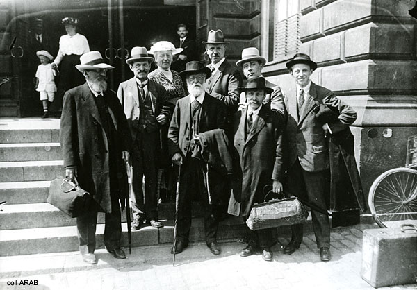 Die USPD Fraktion im ersten Weltkrieg: Hugo Haase, zweiter von links, mitte Karl Kautsky