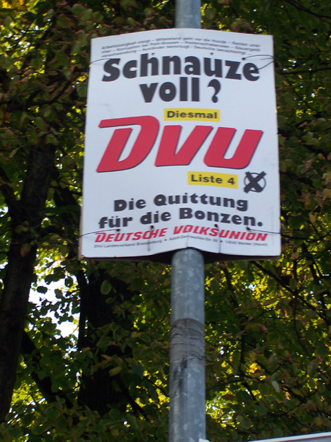 Plakat der DVU zur Landtagswahl in Brandenburg 2004